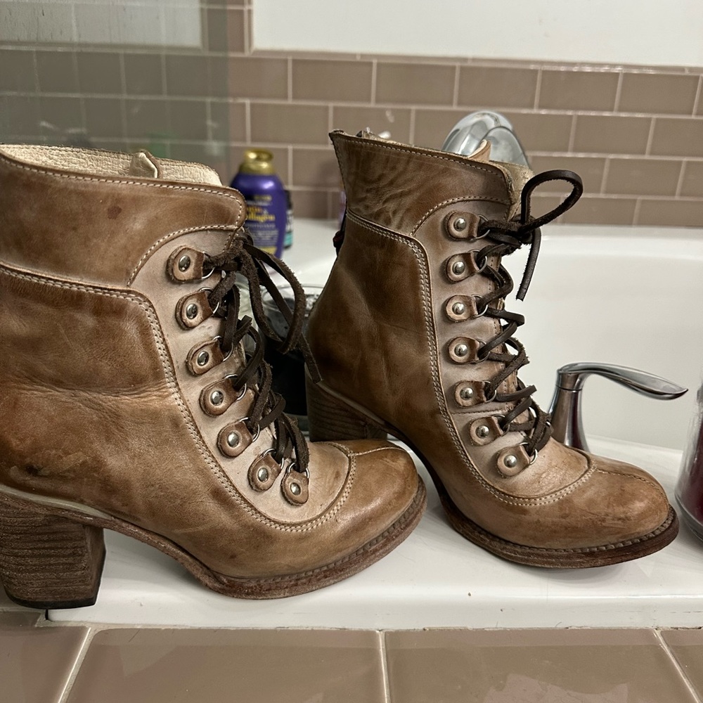 Freebirds Borrow size 7